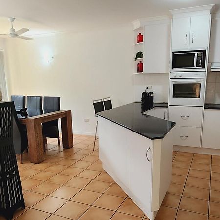 La Villa At Beach Court Airlie Beach Εξωτερικό φωτογραφία